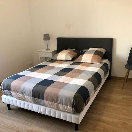 Grand Logement A 300 Metres De La Gare Mantes-la-Jolie Kültér fotó