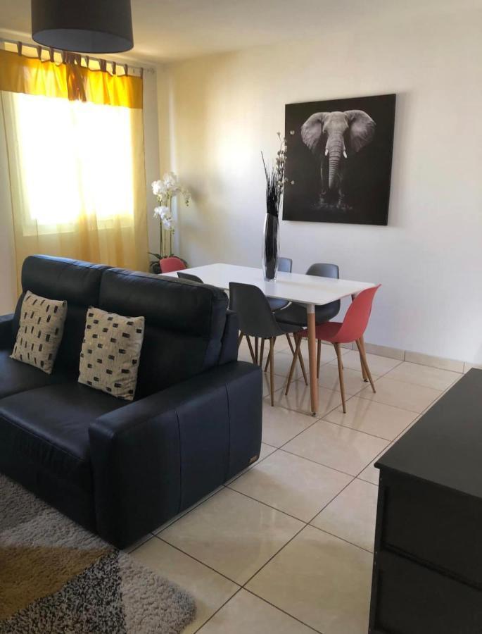 Grand Logement A 300 Metres De La Gare Mantes-la-Jolie Kültér fotó